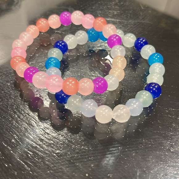 Hand made rainbow beaded bracelets - Picture 7 of 9